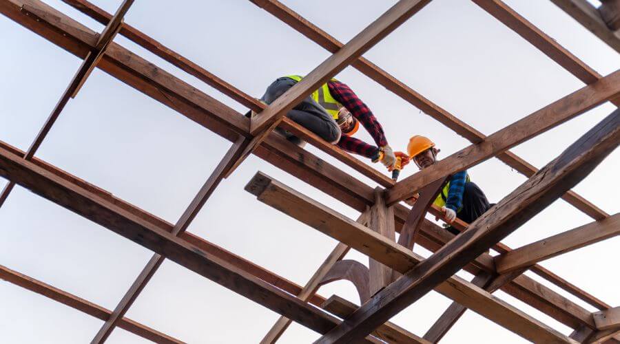 Professional gutter cleaning services in Lawndale, IL